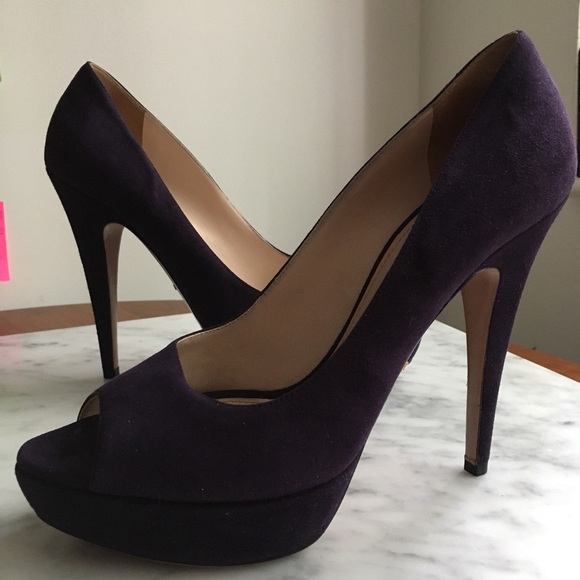 Prada Camoscio Chic Peep Toe Suede Pumps - Picture 2 of 10